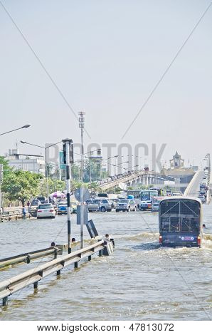 Pahimmat tulvat Nakhon Pathom, Thaimaa