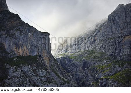 Peaks Of Europe. Landscape Of The Mountains Of The Cantabrian Mountain Range, In Spain