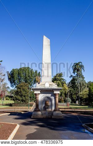 Toowoomba, Australia - May 24, 2023: The Toowoomba Alfred Thomas Memorial On The Botanic Gardens Est