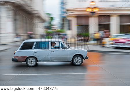 Havana, Cuba - October 21, 2017: Old Car In Havana, Cuba. Retro Vehicle Usually Using As A Taxi For 
