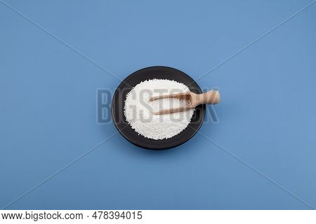 Sodium Benzoate, Sodium Salt Of Benzoic Acid. White Crystalline Powder, Chemical Formula C6h5coona. 