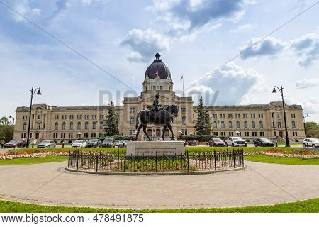 Regina, Sk, Canada, June 24, 2023: Queen Elizabeth Garden In Front Of The Legislative Assembly Of Sa