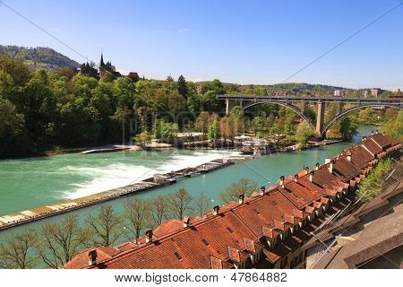 Kaupunkikuva ja Aare-River(Switzerland)