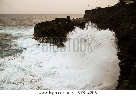 Strong Waves