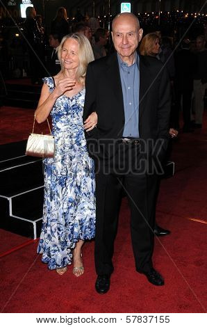 Suzanne Newlander Arkin and Alan Arkin   at Los Angeles Premiere of 'Marley and Me'. Mann Village Theater, Los Angeles, CA. 12-11-08