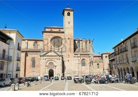 Tourist in major square of Siguenza, Guadalajara, Spain.