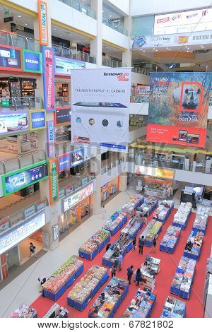 FUNAN Degitalife shopping Mall Singpore