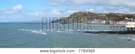 Aberystwyth sahil kasabasında Panorama Galler'de İngiltere'de.