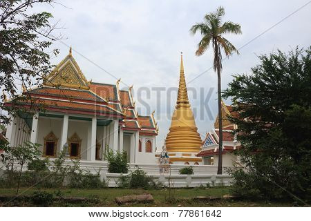 Place of worship at Wat Barommavong Eitsara vararam