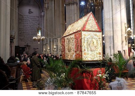 ZAGREB, CROATIA - 05 APRIL: Easter morning, people pray in front of God's tomb in the Zagreb Cathedral on April 05, 2015