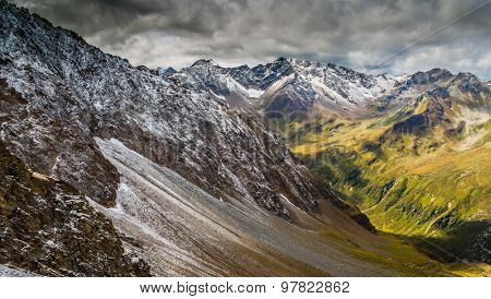 Returning to the Valley from a trip into the Alps (Austria)
** Note: Soft Focus at 100%, best at smaller sizes