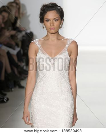 Kelly Faetanini- Spring 2018 Collection - New York Fashion Week Bridal