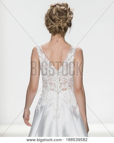 Kelly Faetanini- Spring 2018 Collection - New York Fashion Week Bridal