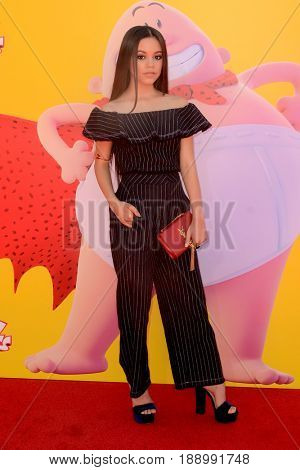 LOS ANGELES - MAY 21:  Jenna Ortega at the 