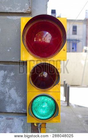 Yellow Light That Manages Traffic And Passage