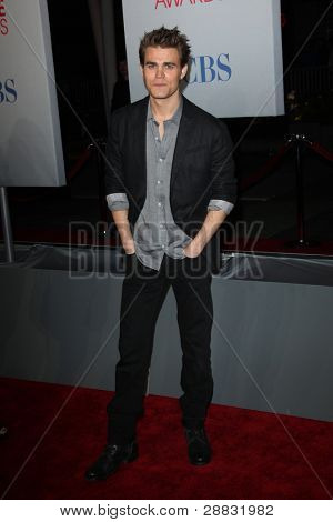 LOS ANGELES - 11 JAN: Paul Wesley arrive au Choice Awards 2012 populaire au Nokia Theater à LA Li