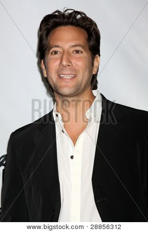 LOS ANGELES - JAN 10: Ian Cusick, AKA Henry Ian Cusick aankomt op ABC TCA partij Winterspelen 2012 