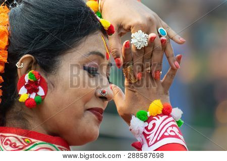Kolkata , India - March 1, 2018 : Portrait Of Girl Dancer, Dressed In Sari (traditional Indian Dress