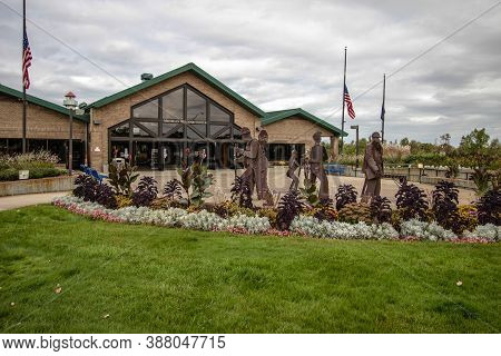 Clare, Michigan, Usa - October 3, 2017: Exterior Of The Michigan Welcome Center In The Center Of The