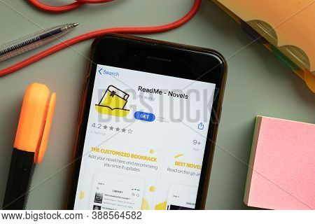 New York, Usa - 29 September 2020: Readme Novels Mobile App Logo On Phone Screen Close Up, Illustrat