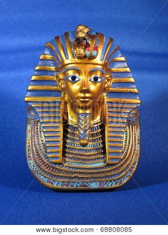 Statue of Tutankhamen