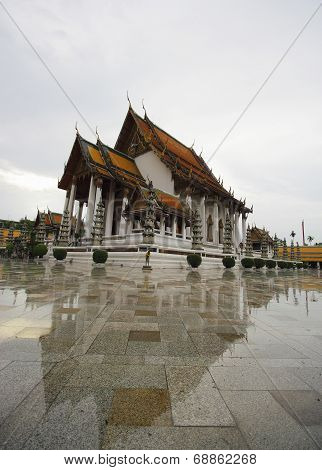 Wat Suthat Thep Wararam
