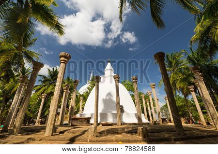 Holy Sites In Sri Lanka