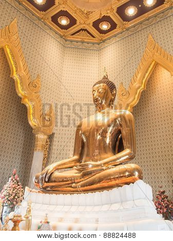 Golden Buddha At Wat Traimit