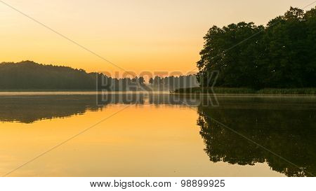 Beautifulsunrise Over Lake