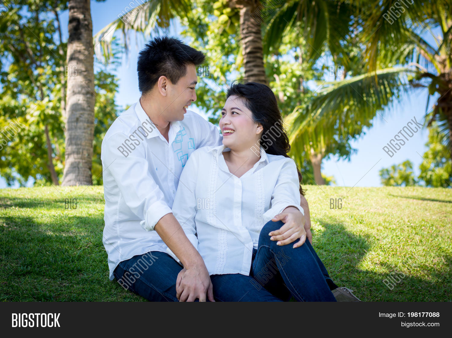 pair lovers park image