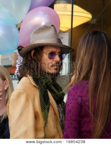 LOS ANGELES - APR 1: Johnny Depp, Penelope Cruz på Penelope Cruz Hollywood Walk af Fame Ceremo