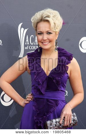 ลาสเวกัส - 3 apr: Meghan Linsey ของแมกโนเลียเหล็กมาที่สถาบันดนตรีประเทศรางวัล 