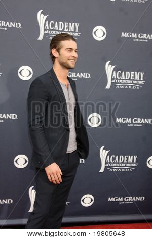 LAS VEGAS - APR 3: Chace Crawford ankommer på Academy of Country Music Awards 2011 på MGM Grand 