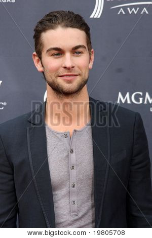 LAS VEGAS - APR 3: Chace Crawford ankommer på Academy of Country Music Awards 2011 på MGM Grand 