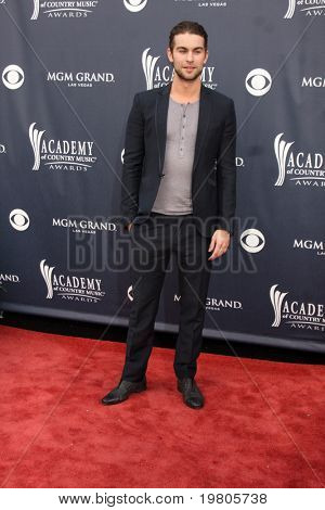 LAS VEGAS - APR 3: Chace Crawford ankommer på Academy of Country Music Awards 2011 på MGM Grand