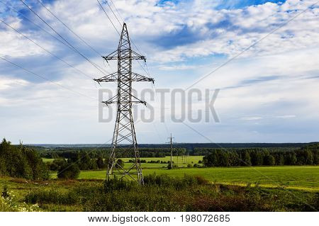 Support of high-voltage transmission line against the sky
