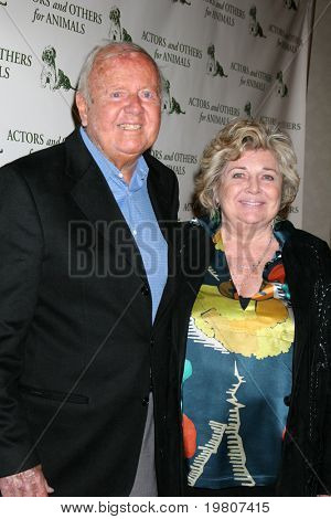 LOS ANGELES - huhti 9: Dick & Pat Van Patten 