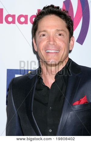 LOS ANGELES - APR 10: Dave Koz na 25 GLADD Media Awards v hotelu Westin Bonaventura