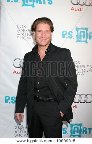 LOS ANGELES - 13 kwietnia: Sean Kanan dotarł 16 Los Angeles antyki Pokaż gali otwarcia festiwalu 