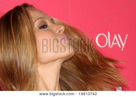 LOS ANGELES - 26 APR: Petra Nemcova arrivando al 2011 ci Hot Hollywood Style evento settimanale a Ed