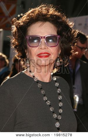 ลอสแองเจลิส - 27 apr: Leslie Caron TCM คลาสสิคฟิล์มเฟสติวัล & โลกรอบปฐมทัศน์ของ