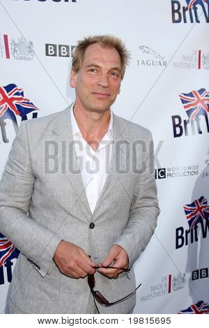 LOS ANGELES - APR 26: Julian Sands, Ankunft auf dem 5th Annual BritWeek Launch Party am britischen Nachteile