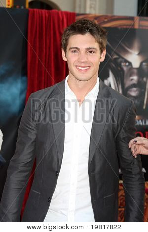 LOS ANGELES - 2 maja: Steven R. McQueen dotarł 