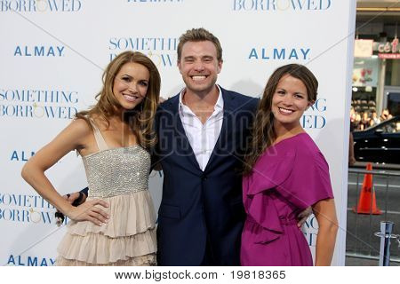 LOS ANGELES - 3 Mayıs: Melissa Claire Egan, Billy Miller ve Chrishell 