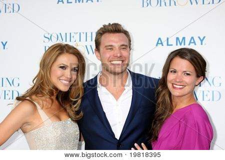 LOS ANGELES - 3 Mayıs: Melissa Claire Egan, Billy Miller ve Chrishell 