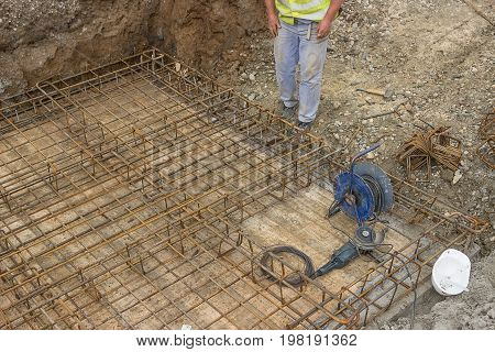 Tying Reinforcing Steel Bars 2