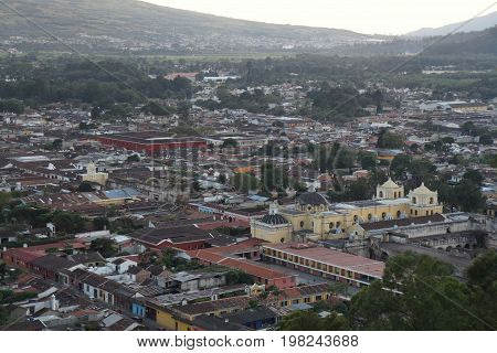 Antigua Guatemala desde el Cerro de La Cruz