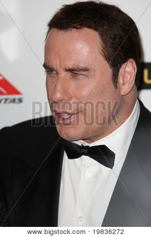 Hollywood, ca. 16 Januar: John Travolta beachtet die g ' Day Usa schwarze Krawatte Gala am 16. Januar 2010 