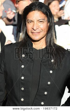 LOS ANGELES, CA. - 24 juni: Gil Birmingham woont The Twilight Saga Eclipse Los Angeles premiere o
