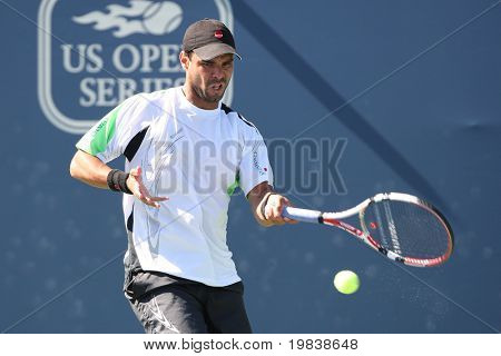 Los Angeles, ca. Juli 29: Alejandro Falla Columibia (im Bild) und Erenests Gulbis über Lettland pl